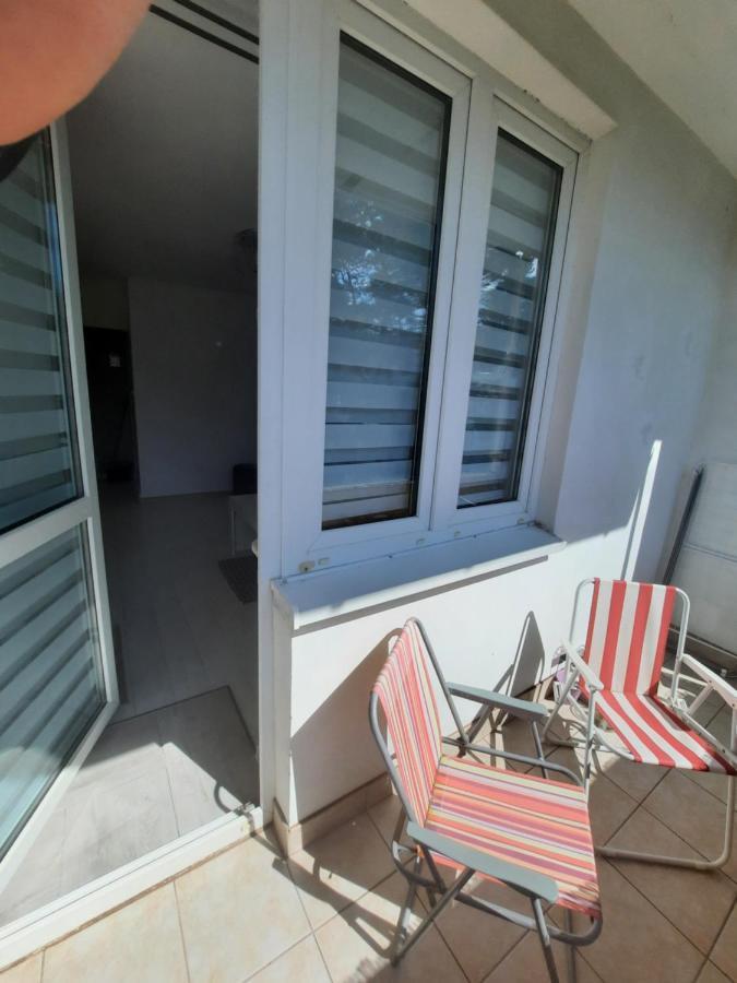 Ferienwohnung Apartament Zorzy Przy Instytucie Kardiologii Anin Warschau Exterior foto