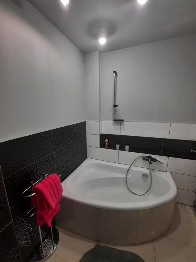 Ferienwohnung Apartament Zorzy Przy Instytucie Kardiologii Anin Warschau Exterior foto