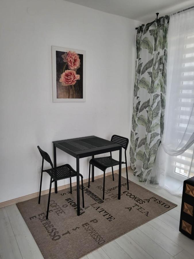 Ferienwohnung Apartament Zorzy Przy Instytucie Kardiologii Anin Warschau Exterior foto